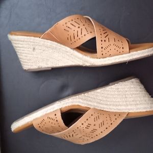 Lucky Brand Tan Leather Ladies Sandal, Size 8M
